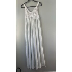 Olga Pale Sea Foam nightgown with lace overlay on‎ bodice, size Small
